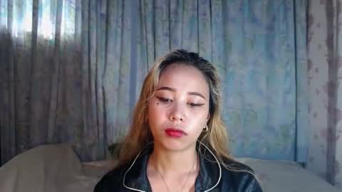 Snapshot of sexyhotbojean chatting on December 1, 6:18 am jeanken and jelian online show from December 1, 6:18 am