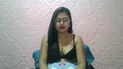 sexyjessa20 online show from July 1, 11:59 pm