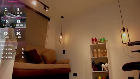 katalina larson online show from February 18, 6:48 am