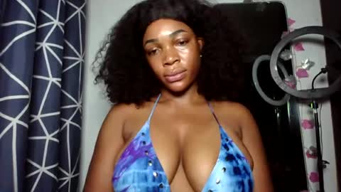 Snapshot of sexykuchie889 chatting on June 20, 10:12 pm malia online show from June 20, 10:12 pm