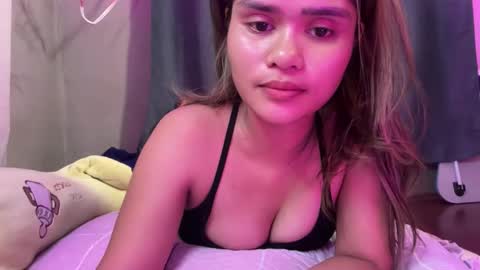 Snapshot of sexylady_pinayx chatting on March 12, 9:43 pm Call me Bea online show from March 12, 9:43 pm