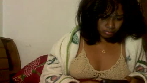sexylarra12 online show from May 16, 2:19 am