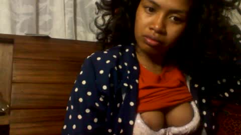 sexylarra12 online show from June 19, 3:55 am