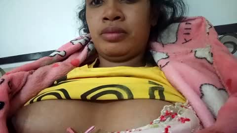 sexylarra12 online show from August 6, 4:03 am