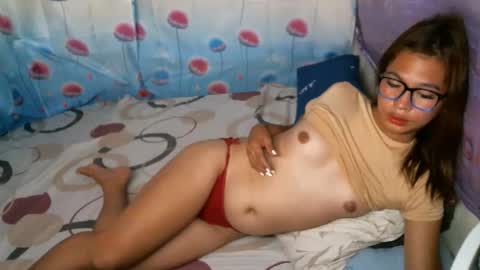 Snapshot of sexylaylia chatting on March 29, 8:58 am Laylia3 online show from March 29, 8:58 am