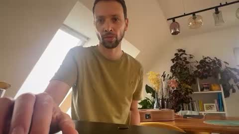 sexyleo8282 online show from June 15, 9:00 am