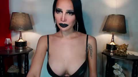Queen Sofia online show from August 2, 2:21 am