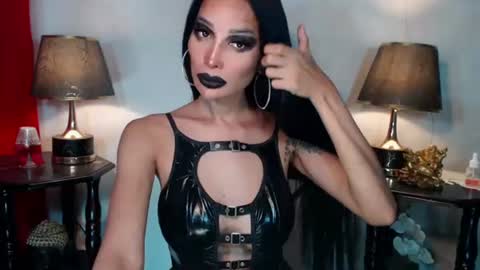 Queen Sofia online show from August 2, 2:26 pm