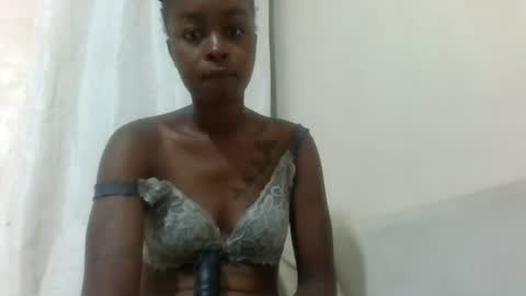 sexylydiah online show from June 13, 3:37 am