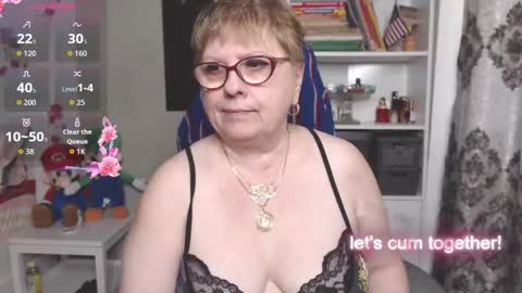 Snapshot of sexylynette4u chatting on March 5, 9:27 am sexylynette4u online show from March 5, 9:27 am