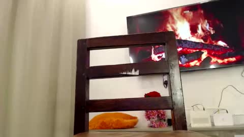 Snapshot of sexymia06 chatting on October 24, 10:50 pm Melina online show from October 24, 10:50 pm