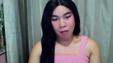 Snapshot of sexymika_xoxo chatting on April 16, 6:58 am Mika online show from April 16, 6:58 am