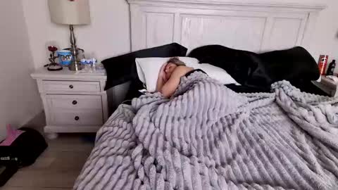 Sara online show from February 18, 12:01 pm