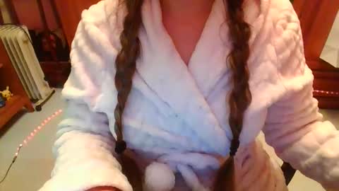 Snapshot of sexymisss24 chatting on April 6, 12:19 am sexymisss24 online show from April 6, 12:19 am