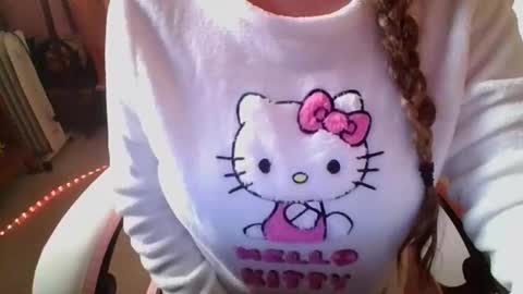 Snapshot of sexymisss24 chatting on April 16, 12:28 pm sexymisss24 online show from April 16, 12:28 pm