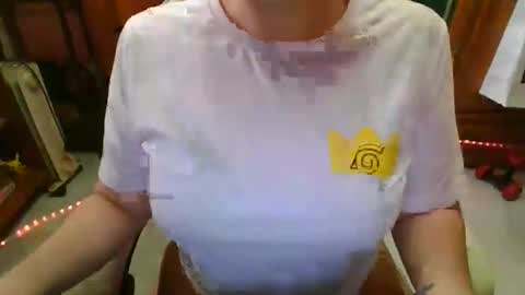 Snapshot of sexymisss24 chatting on June 5, 8:09 am sexymisss24 online show from June 5, 8:09 am
