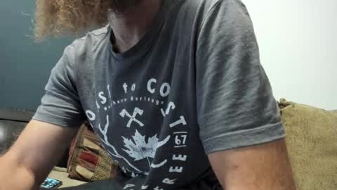 Snapshot of sexymountainman420 chatting on October 17, 6:21 pm Sexymountainman420 online show from October 17, 6:21 pm