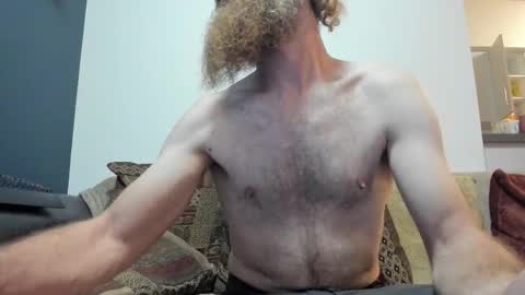 Snapshot of sexymountainman420 chatting on November 15, 5:16 am Sexymountainman420 online show from November 15, 5:16 am