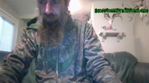 Snapshot of sexymountainman420 chatting on November 22, 9:58 pm Sexymountainman420 online show from November 22, 9:58 pm