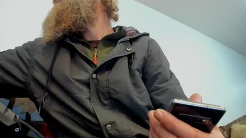 Snapshot of sexymountainman420 chatting on November 29, 8:28 am Sexymountainman420 online show from November 29, 8:28 am