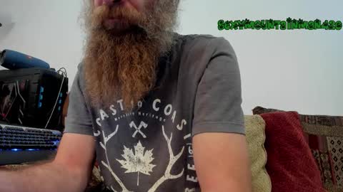 Snapshot of sexymountainman420 chatting on December 17, 7:25 am Sexymountainman420 online show from December 17, 7:25 am
