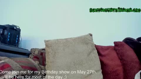 Snapshot of sexymountainman420 chatting on May 16, 2:19 am Sexymountainman420 online show from May 16, 2:19 am