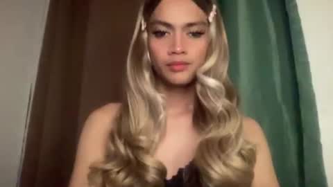 Snapshot of sexynakedweapon chatting on May 26, 8:10 am LIEZEL online show from May 26, 8:10 am