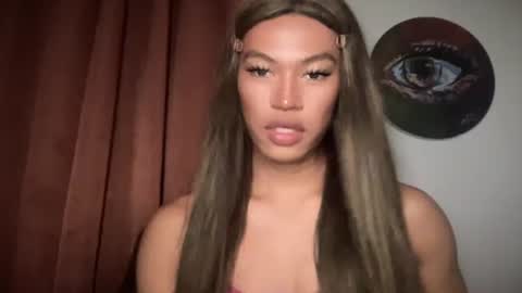 Snapshot of sexynakedweapon chatting on May 28, 10:56 am LIEZEL online show from May 28, 10:56 am