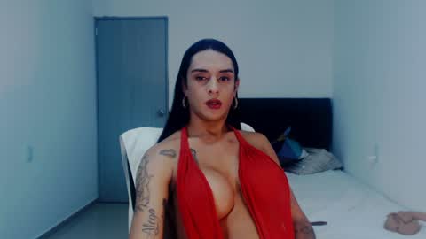 Natalia Duran online show from December 2, 5:15 am