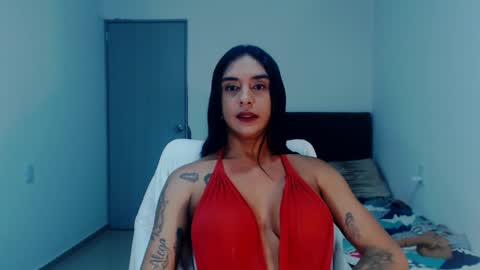 Natalia Duran online show from December 18, 5:04 am