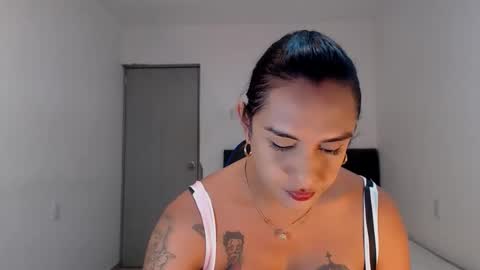 Natalia Duran online show from June 10, 8:19 pm