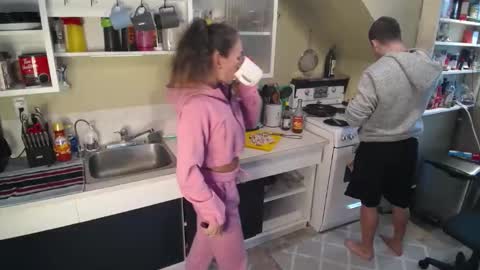 Snapshot of sexynymphocpl chatting on December 10, 9:43 pm Royal Duo online show from December 10, 9:43 pm