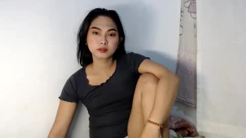 sexypetiteraine online show from June 7, 11:36 am