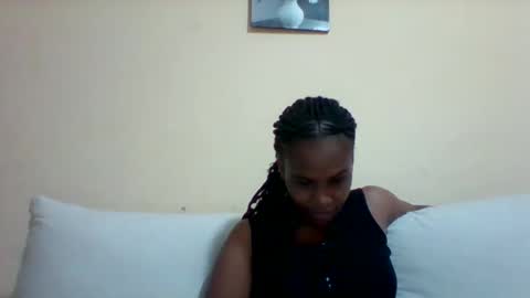 DOVY ACHIENG online show from January 25, 6:02 pm