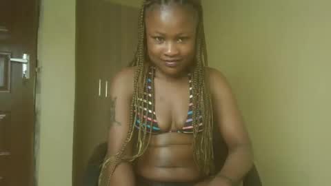 queenivy online show from November 5, 4:01 am