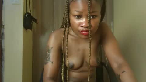 queenivy online show from November 30, 2:15 am