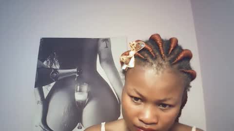 queenivy online show from December 21, 8:54 am