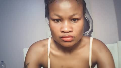 queenivy online show from December 23, 10:02 am