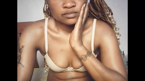 queenivy online show from January 18, 2:54 pm