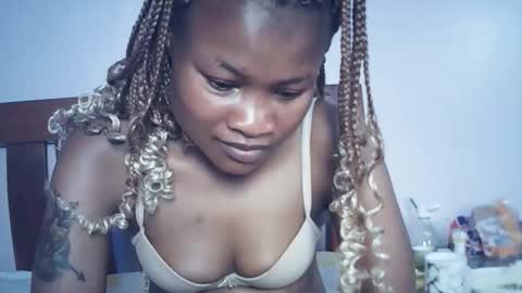 queenivy online show from January 19, 2:59 am