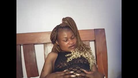 queenivy online show from February 6, 6:00 pm