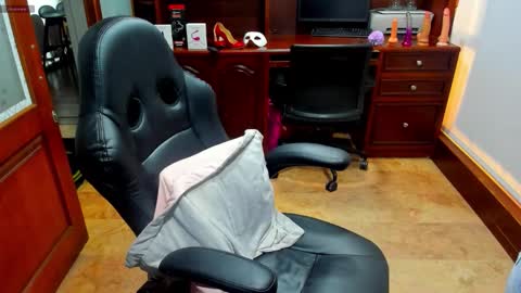 Snapshot of sexyrachel_ chatting on November 1, 12:07 pm R A C H E L online show from November 1, 12:07 pm