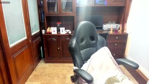 Snapshot of sexyrachel_ chatting on November 2, 12:18 pm R A C H E L online show from November 2, 12:18 pm