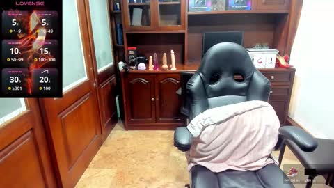 Snapshot of sexyrachel_ chatting on November 14, 12:15 pm R A C H E L online show from November 14, 12:15 pm