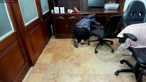 Snapshot of sexyrachel_ chatting on November 16, 12:00 pm R A C H E L online show from November 16, 12:00 pm