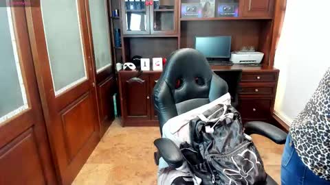 Snapshot of sexyrachel_ chatting on November 18, 12:20 pm R A C H E L online show from November 18, 12:20 pm