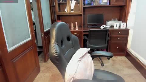 Snapshot of sexyrachel_ chatting on November 27, 12:18 pm R A C H E L online show from November 27, 12:18 pm