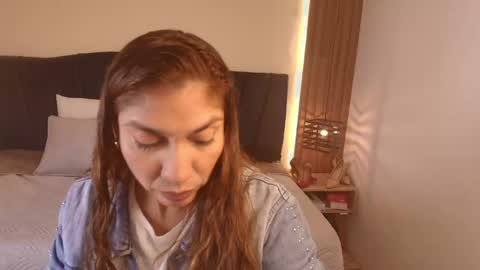 Snapshot of sexyrachel_ chatting on May 2, 11:37 am R A C H E L online show from May 2, 11:37 am