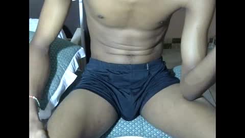 Snapshot of sexyromeo_bbc chatting on October 16, 7:04 pm Enzo online show from October 16, 7:04 pm