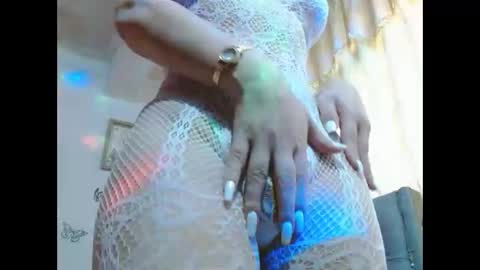 Snapshot of sexysafiravenus chatting on October 22, 5:13 pm Venus Independent Model online show from October 22, 5:13 pm